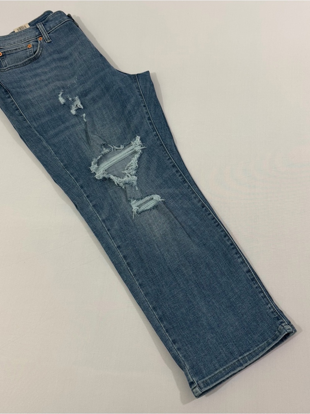 Levi’s Boyfriend Mid Rise Distressed Jeans Plus Size 18W NWT - Picture 6 of 13